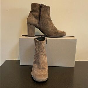 Ateliers Taupe Suede Ankle Booties -  size 36